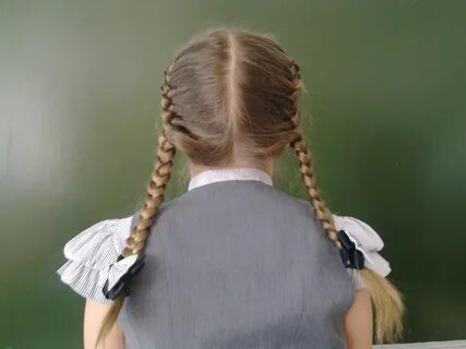 Песню косички прическа