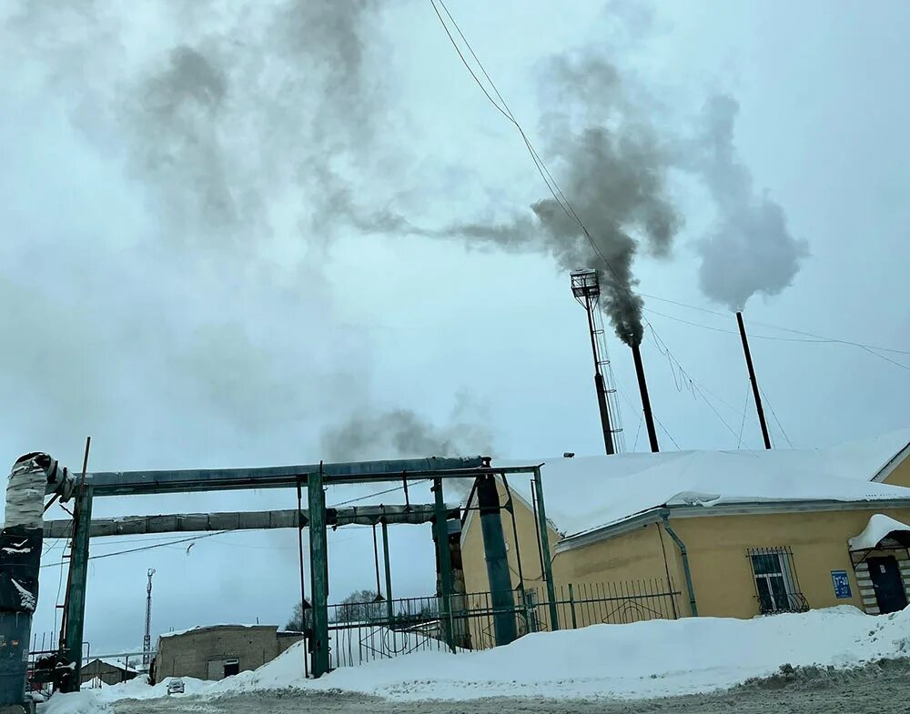 Погода в слободском на 3 дня. Котельная. Пар из котельной. Котельная в городе. Пожар в котельной или вблизи котельной.