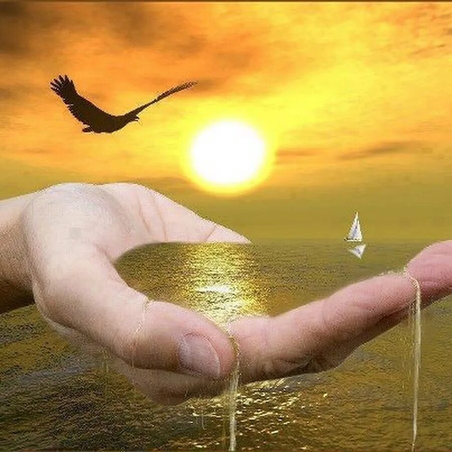 Многое зависит от судьбы. Изображение судьбы. судьба картинки. ладонь исполнения желаний. открытка ладони мир.
