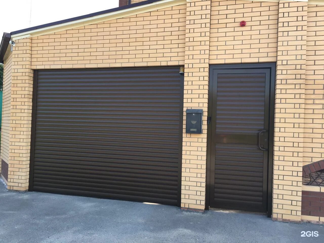 рольворота 4110*250. роллетные ворота. рольворота на контейнер. рулонные ворота дорхан. рольворота в ростове на дону.