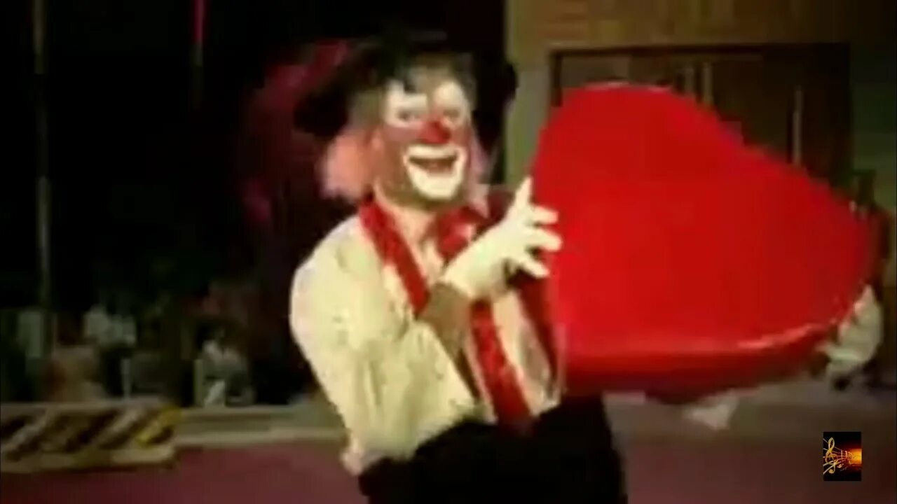 Пугачева клоун песня. Мое имя клоун. Mera Naam Joker. Радж Капур кадры из Джокер.