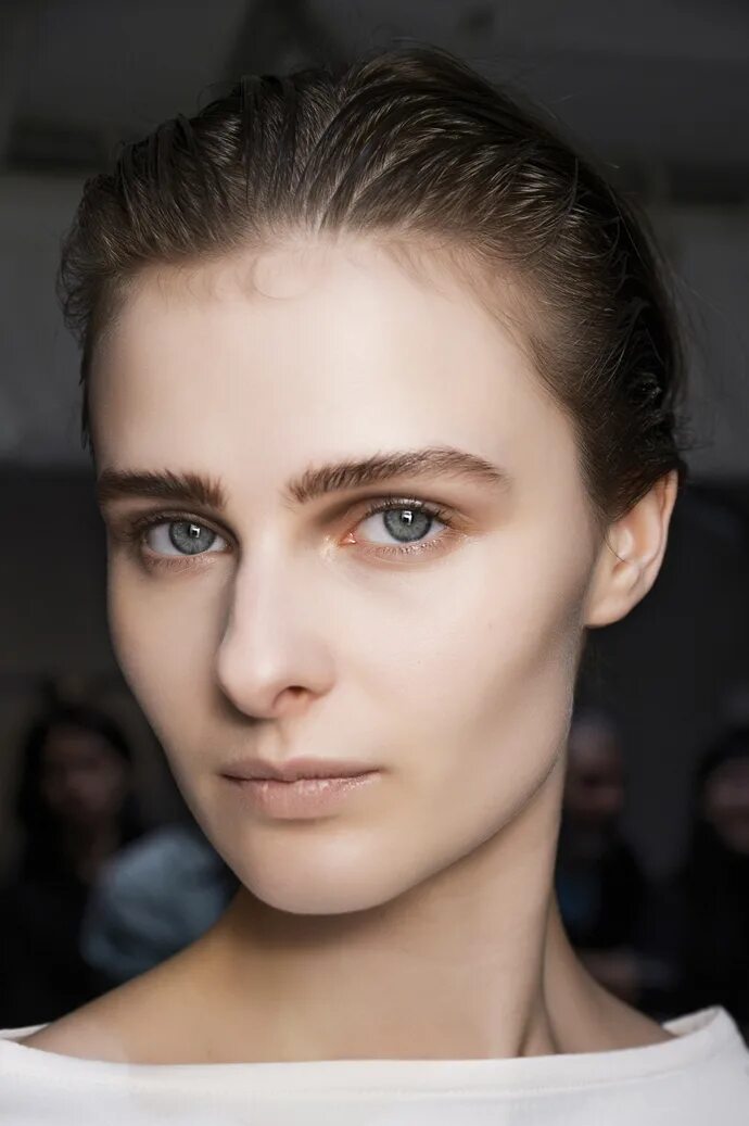 узкие скулы. худое лицо красивое. скулы у девушек. рози хантингтон-уайтли. рози хантингтон-уайтли губы.