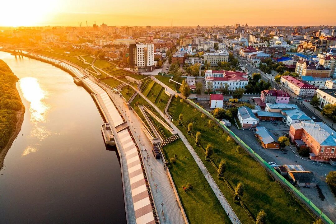 Место в городе по фотографии. Тюмень город в России. Тюмень с высоты птичьего полета. Столица Тюменской области. Набережная Тюмень.