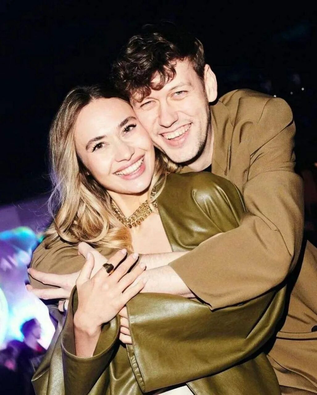 Антона шастуна и ирина кузнецова. Шастун со своей девушкой. Ирина кузнецова и антон шасту. Ира кузнецова и антон шастун. Антон шастун и ирина кузнецова.