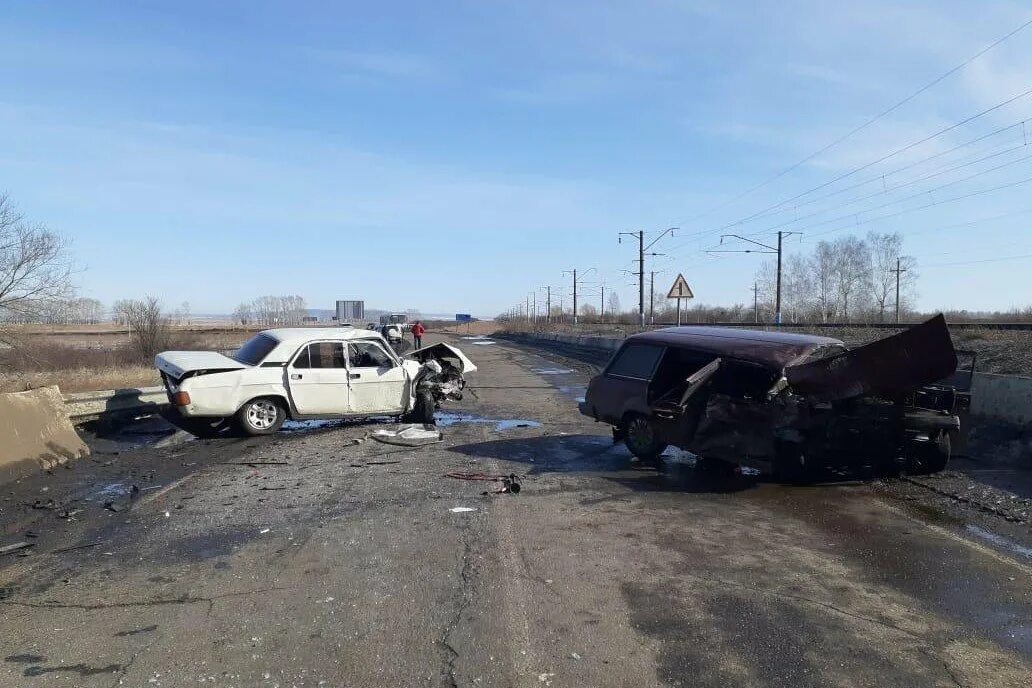 Авария на трассе красноярск канск. Чп красноярск трасса красноярск канск. Авария в канске на трассе. Дтп на трассе красноярск канск. Авария трасса красноярск канск.
