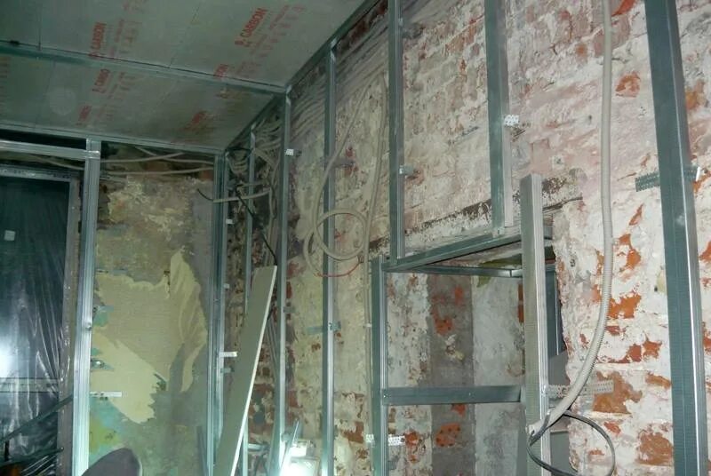 Каркас на потолок для панелей пвх. Каркас для гкл потолка кнауф. Монтаж потолка из гипсокартона. Гипсокартон без направляющих. Направляющие для гипсокартона на потолок.