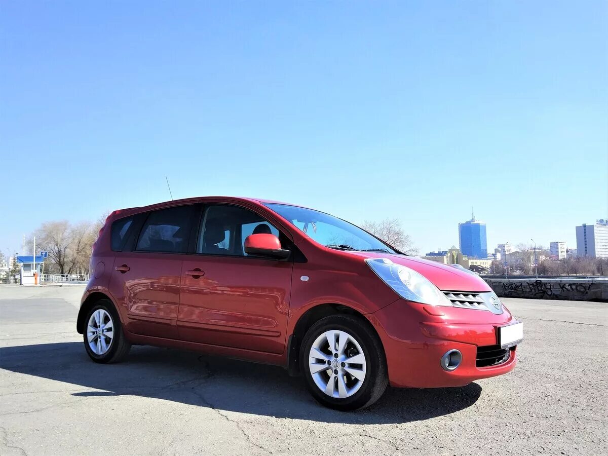 Nissan note 2008 год. Nissan Note красный 2008. Nissan Note 1.6 2008. Nissan Note красный. Ниссан ноут красный 2012.