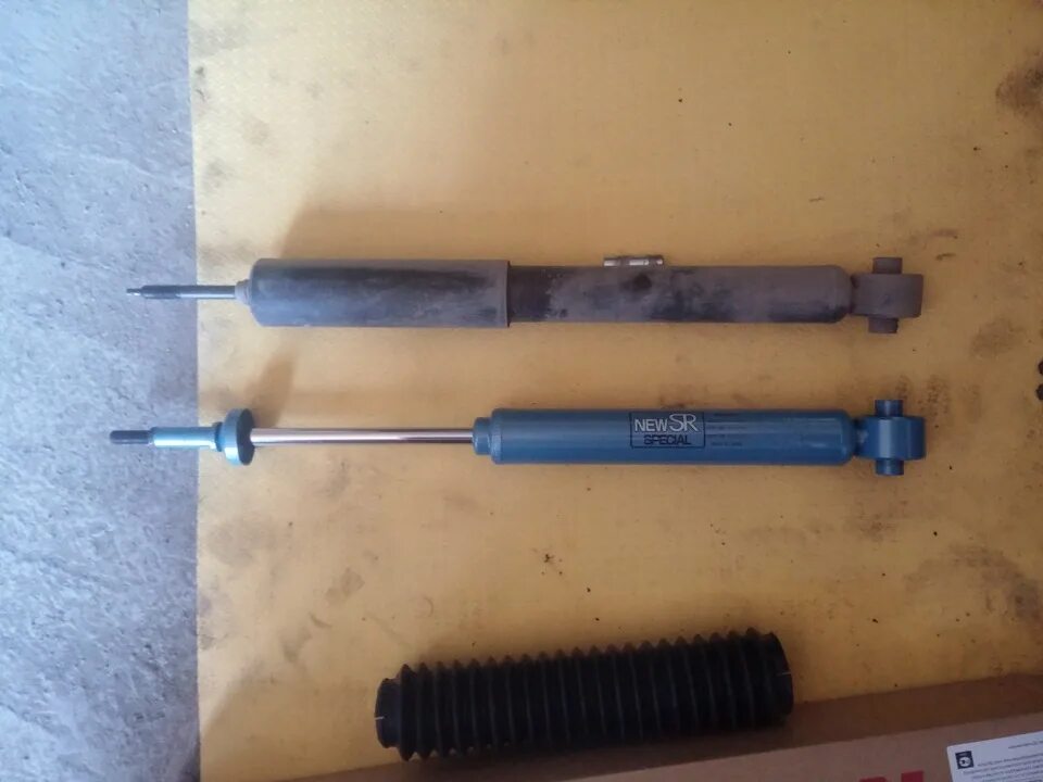 Передние амортизаторы honda hrv. Амортизаторы hr v. Ss20 задний амортизатор. Задние амортизаторы honda hr-v. Амортизаторы hr v.