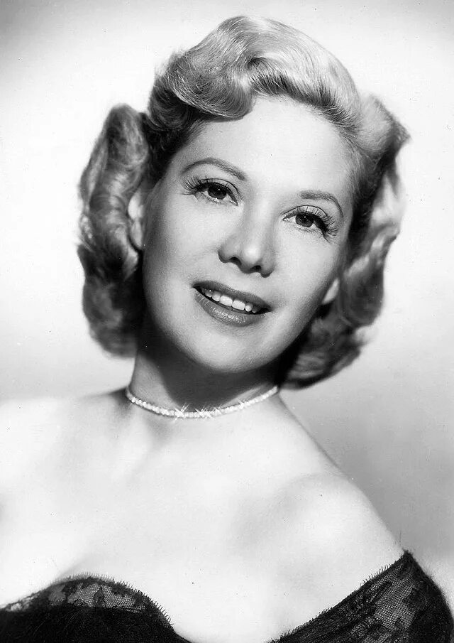 Dinah shore. Dinah. Dinah shore. Dinah michaeli. Dinah michaeli.