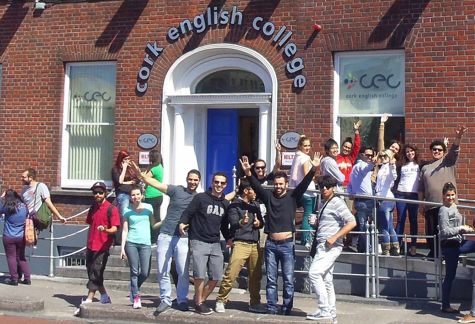 Английский колледж после 9. Английский для колледжей. Ирландский колледж Корк. Cork English College. Школа в Ирландии.