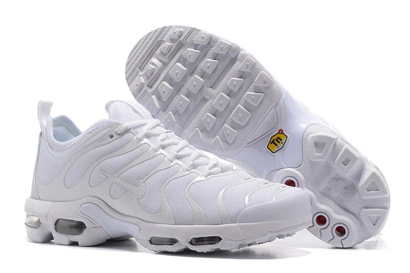 Тн белые. Nike Air Max TN Plus White. Nike Air Max TN Plus. Nike Air Max TN. Nike Air Max TN белые.