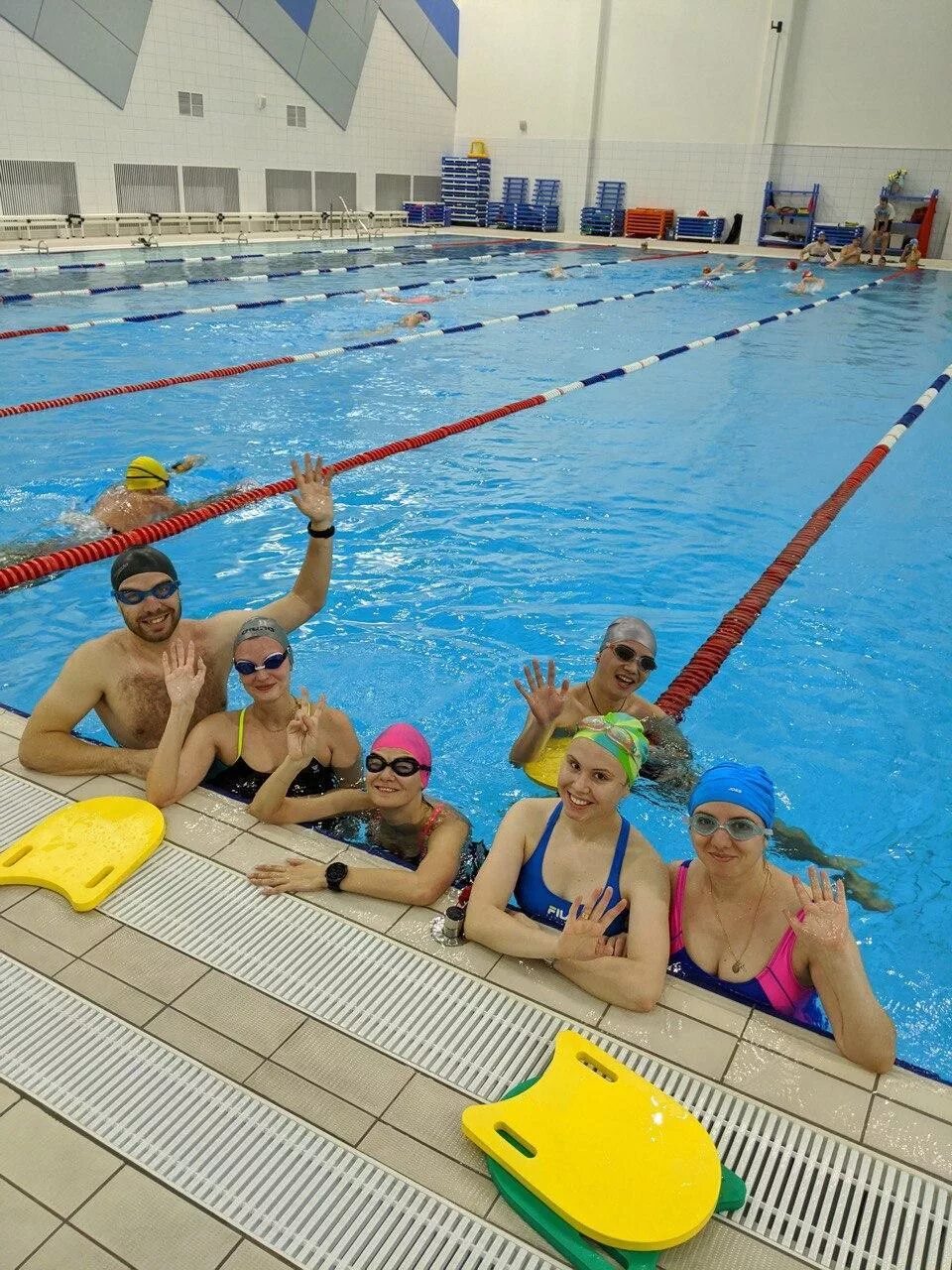 Занятия в бассейне для взрослых. Освещение бассейна нормы. Школа плавания для детей. Бассейн записать. Бассейн на конноспортивном комплексе битца.