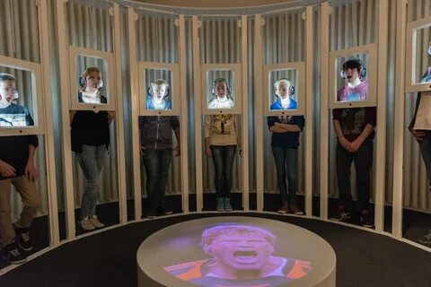 Диалог в музее