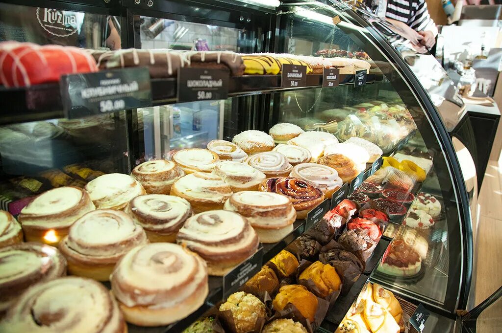 кафе пекарня волконский. Kuzina кондитерская. кафе брусника мосфильмовская 88. кузина сыктывкар. сеть кондитерских в москве.