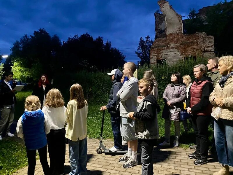 Памятник первопроходцам атомной энергетики обнинск. Памятник подводной лодке обнинск. Обнинск экскурсии. Монумент подлодке в обнинске. Обнинск первый наукоград россии.