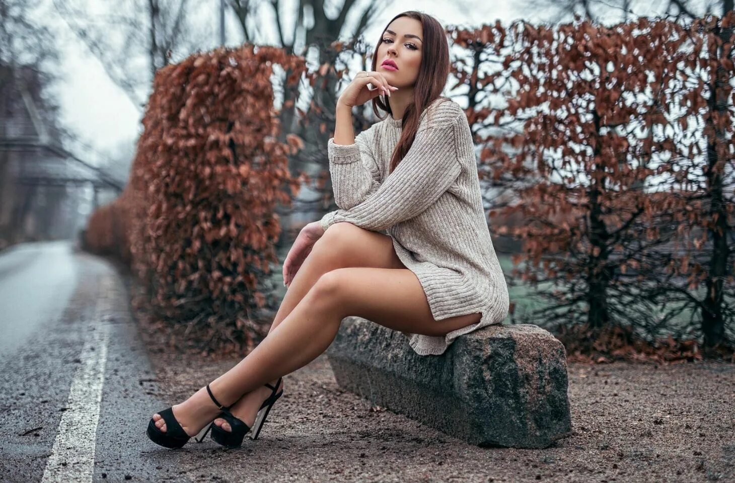 Красивые позы для фото. Фотосессия на улице. Фотосессия девушки на улице. Позы для фотосессии на улице. Позы для фотосессии для девушек.