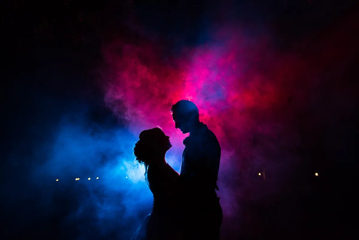 фотосессия с гирляндой. песня замигает свет kentukki. свет поэзия. волшебница. девушка со свечой.