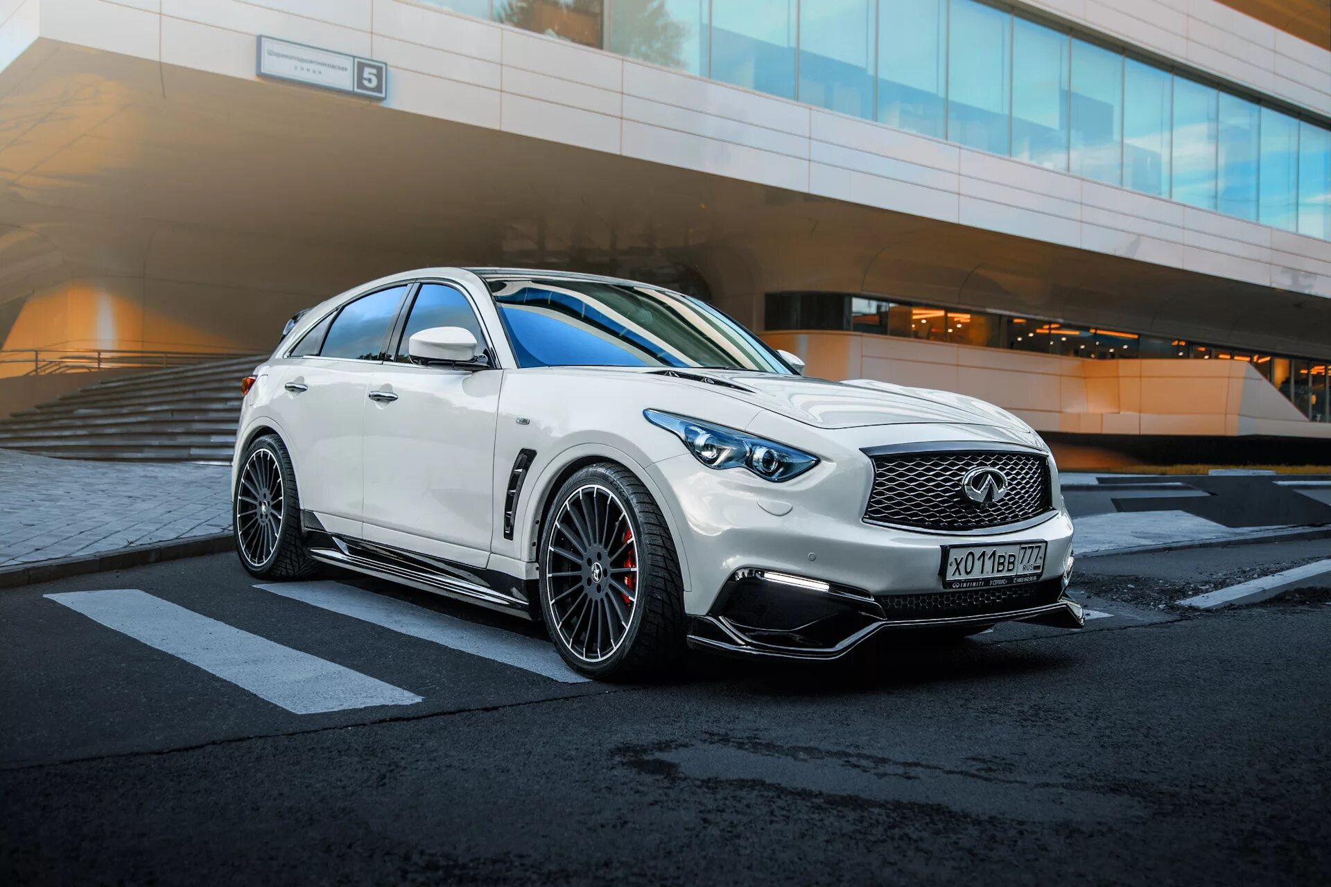 Обвесы infiniti. Обвес инфинити fx35 s50. инфинити fx50 обвес. infiniti fx35 qx. infiniti fx обвес.