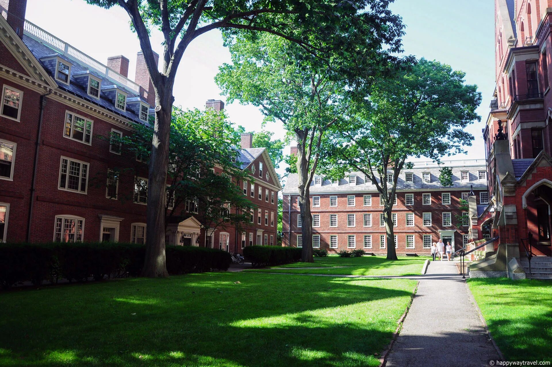 Harvard university cambridge. Гарвардский университет (Harvard University). Гарвард университет Кембридж. Кампус университета Гарвард. Гарвард в штате Массачусетс.