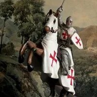 Рыцарь и два красных. Конь крестоносца. рыцарь крестоносец на коне. крестоносец на лошади. тамплиер на коне.