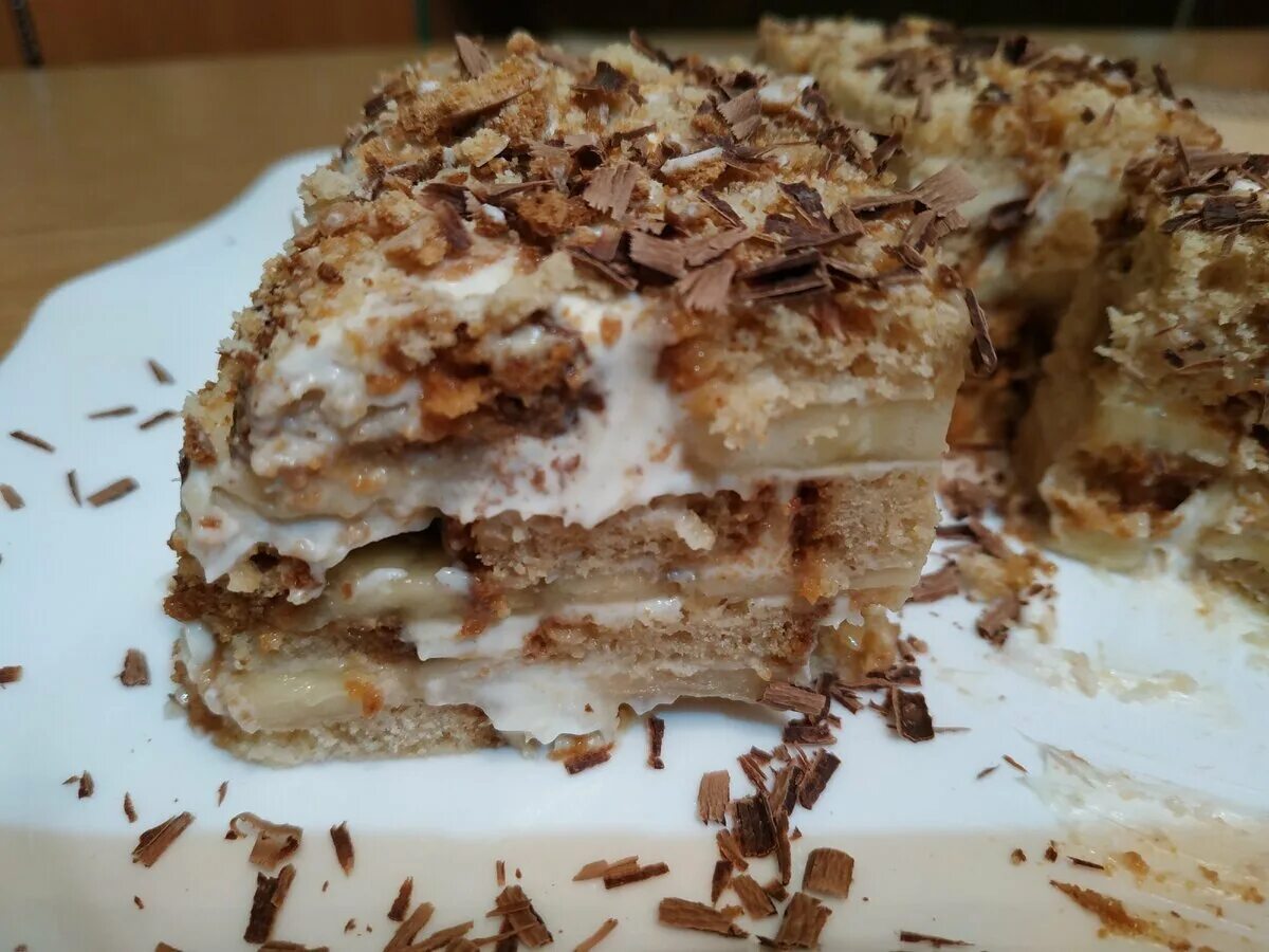 Торт из пряников без выпечки. Пряничный торт без выпечки со сметаной. Пряничный торт без выпечки со сметаной. Тортик из пряников без выпечки без сметаны. Торт без выпечки из пряников со сметаной.