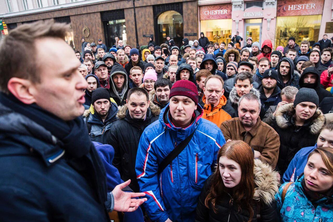 Навальнята. Митинг. Митинг Навального. Подростки на митинге Навального.