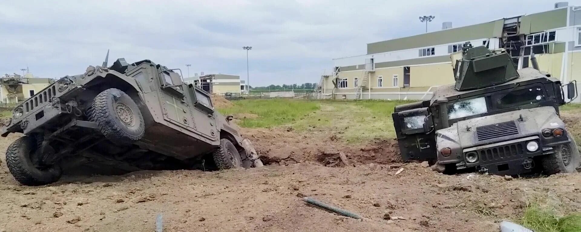 Атака дрг на белгородскую область. Военная техника. Бронетехника ВСУ. Бронемашины ВСУ. Американский броневик.