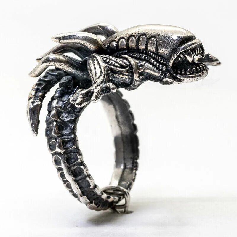 Кулон чужой. Кольцо хищник. Кольцо в виде чужого. Кольцо alien. Кольцо чужой серебро.