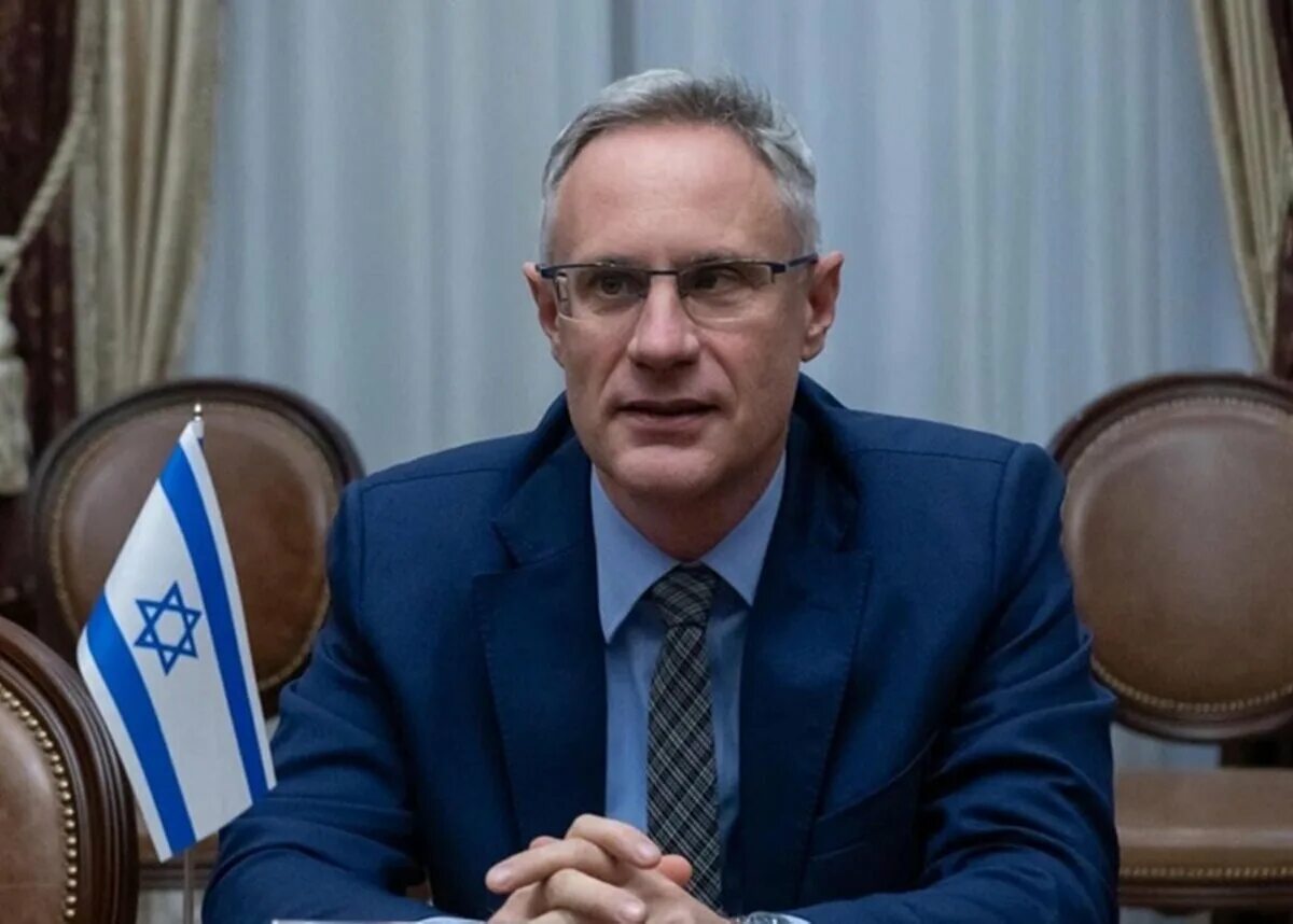 Израильский посол. Израильский посол. Посол израиля бродский. Посол израиля бен цви. Бен цви посол.