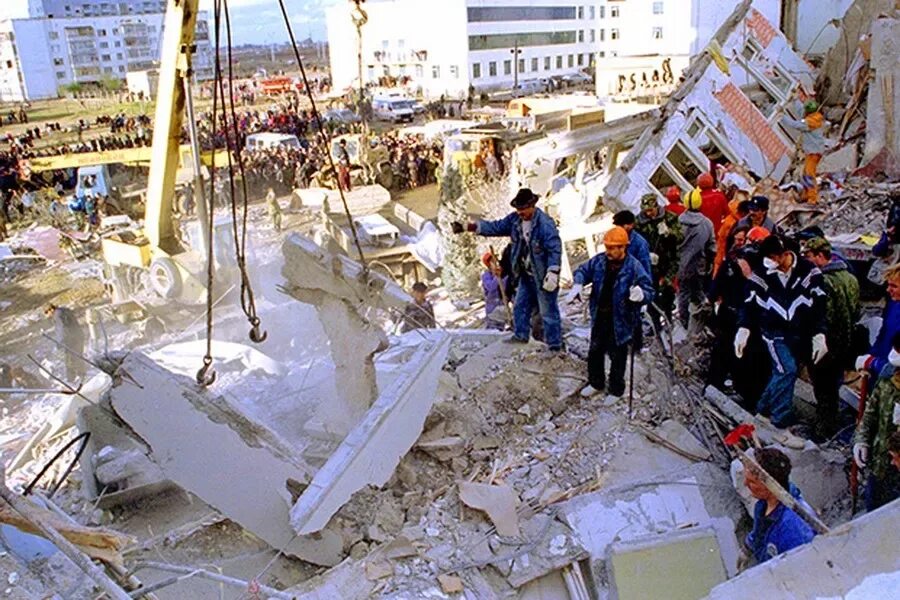 Взрыв дома в Каспийске 1996. 16 Ноября теракт в Каспийске. Взрывы жилых домов в Каспийске.