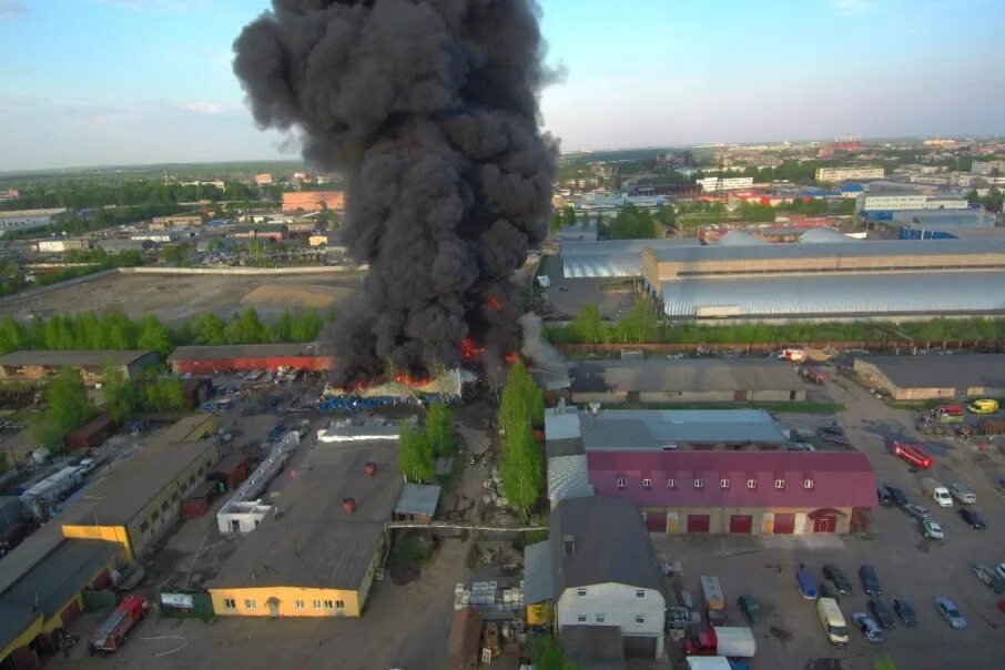 пожар. сгоревшие склады новосибирск. пожар на буракова. пожар в москве сейчас тинао.