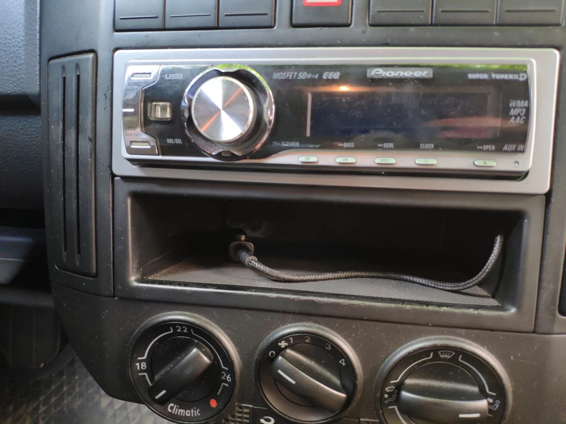 Автопроигрыватель pioneer mvh-29bt. Pioneer mvh-s325bt. Посоветуете магнитолу. Посоветуете магнитолу. Автомагнитола пионер mvh 150ub.