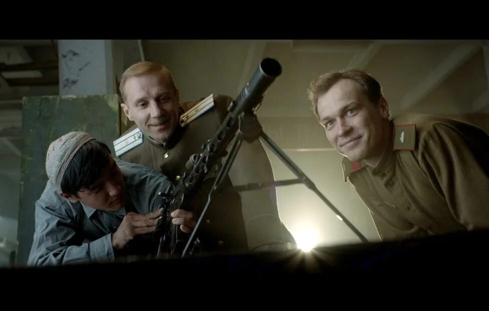 Мотыльки (2013) - актеры и роли - Юра Борисов - сериалы Ближнего Зарубежья - Кин