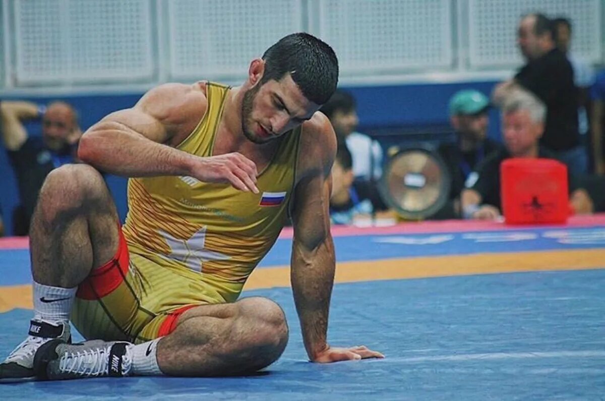 Греко римская борьба борцы. Борец труда. Борец труда. О. Греко рим борьба.