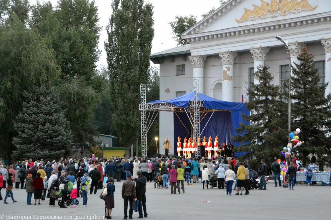 Прогноз каменск шахтинский сегодня. Мкр заводской Каменск-Шахтинский. ДК Машиностроителей мкр заводской Каменск-Шахтинский. Парк мкр заводской Каменск Шахтинский. Поселок заводской Ростовская область.