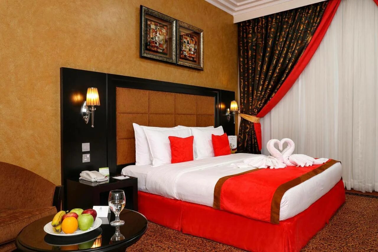 Роял гранд отель. Royal hotel sharjah 3 шарджа. Роял гранд сьют дубай. Royal grand suite hotel 4*. Royal hotel шарджа.