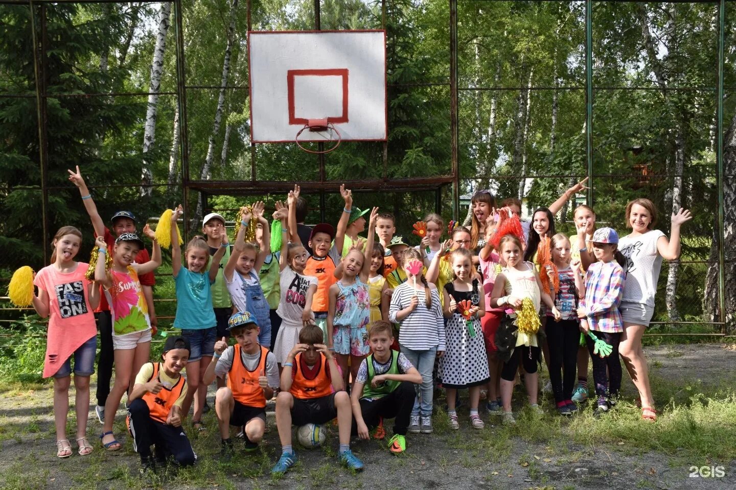 Городской лагерь челябинск. Звездный лагерь Челябинск. Лагерь Акакуль. Миру мир лагерь Челябинск. Детский лагерь Акакуль Челябинская область.