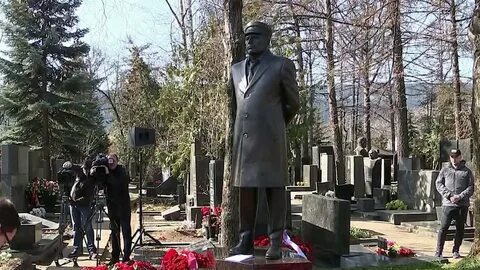 Памятник жириновскому в щелково