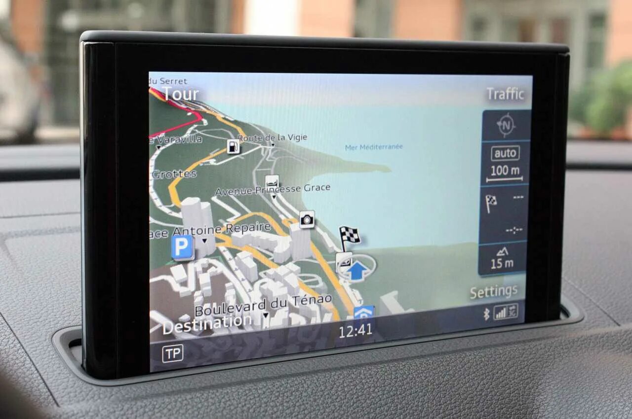 Автомобильный планшет. Планшет для авто с навигацией. Планшет для машины с навигатором. Планшет для автомобиля с GPS.