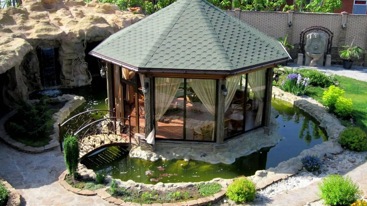 Пруд под крышей. Беседка у водоема. Пруд под крышей. Сад на крыше с бассейном. Ландшафт в современном стиле.