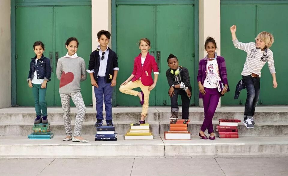 Gapping school 3. Back to school мода. fashion kids школа shoes. кампейн детской одежды. back to school реклама.
