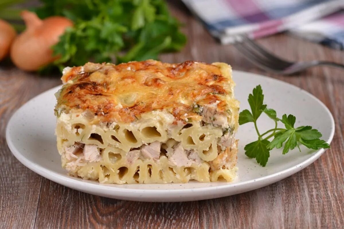 Макароны в духовке с яйцом и молоком