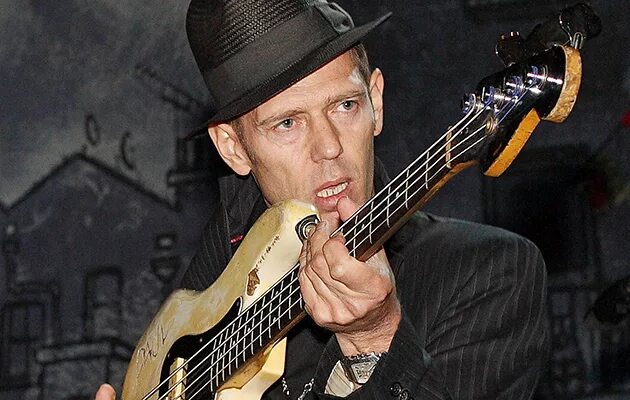 Paul Simonon. Paul Simonon Bass. Paul Gustave Simonon,. Paul Simon the Clash. Paul bass