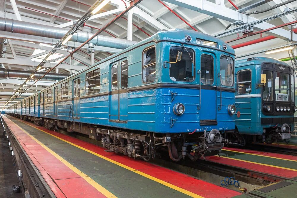 Метро еж 3. Еж-3 вагон метро. еж3 ем508т. вагон еж3. вагон типа еж3.