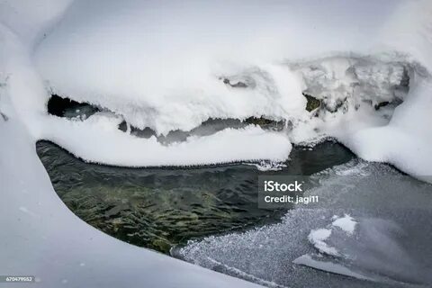 Под толстым льдом
