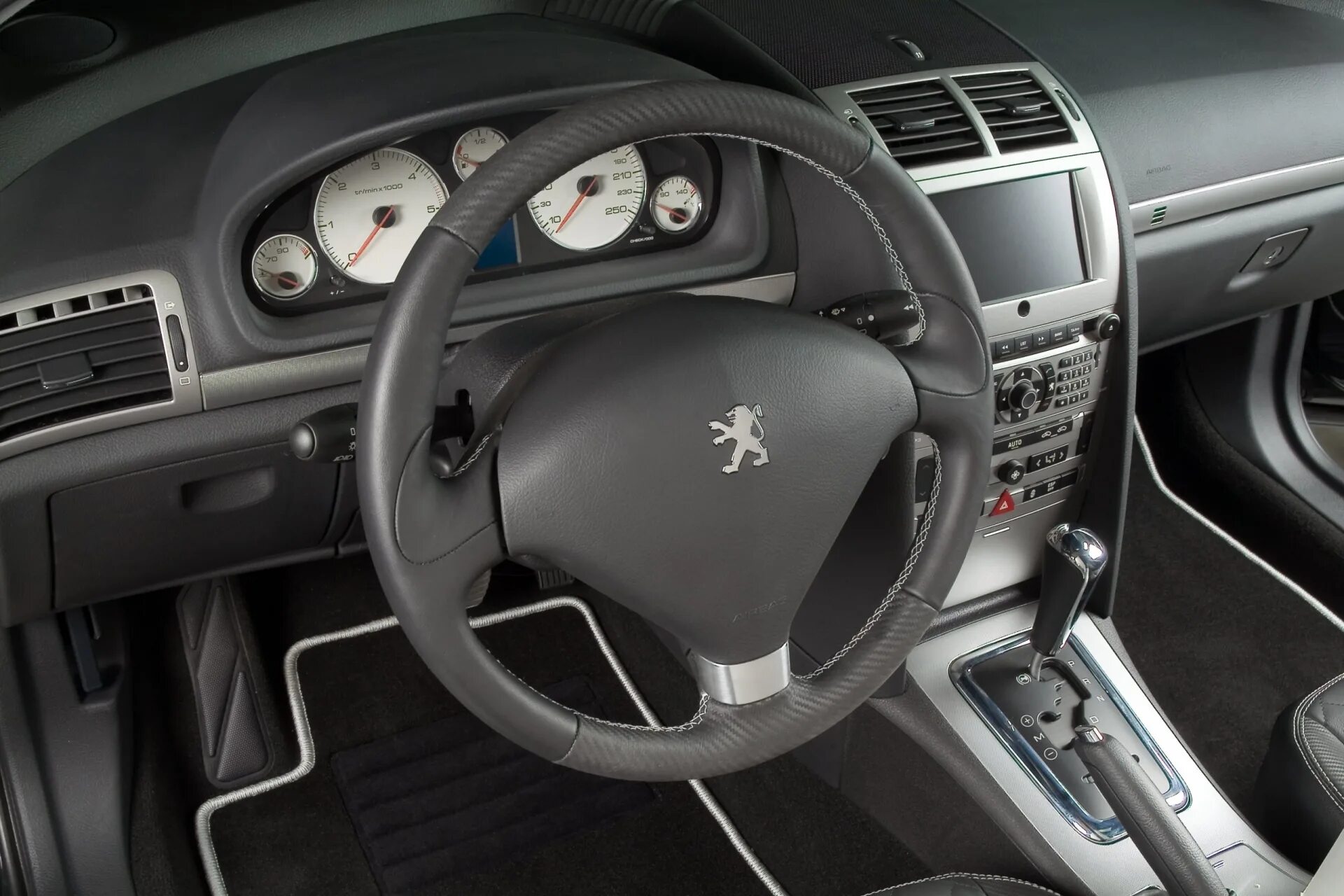 Пежо функции. Пежо 407 салон. peugeot 407 салон. пежо 407 sw rc line. пежо 407 sw салон.
