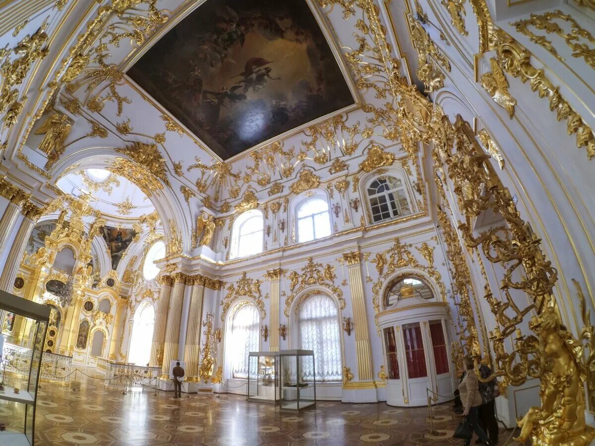 Иорданская лестница растрелли. Гербовый зал зимнего дворца. Юсуповский дворец в санкт-петербурге. Зимний дворец эрмитаж иорданская лестница. Санкт-петербург эрмитаж зимний дворец.