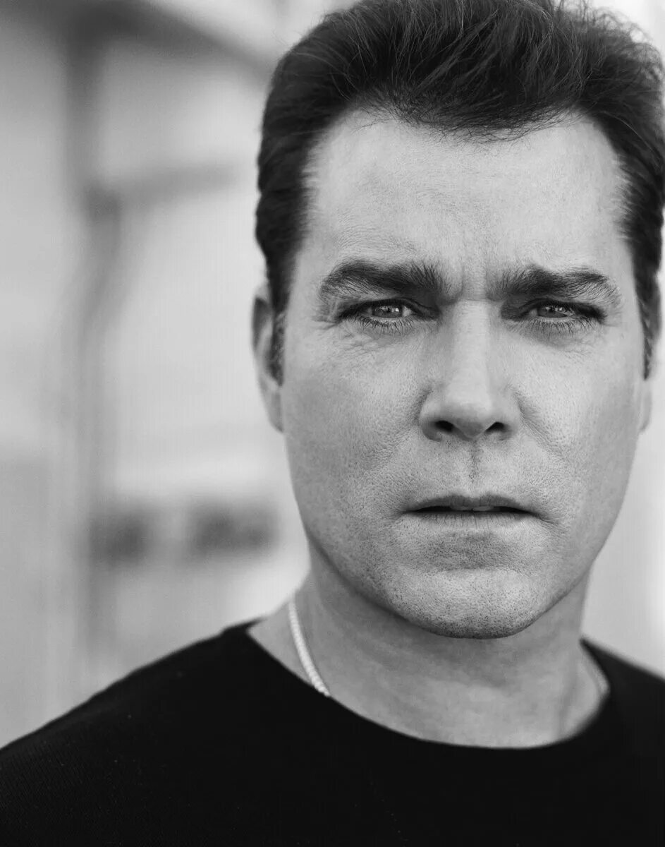 Рею лиотте. Рею лиотте. Рею лиотте. Лиотта актер. Рею лиотте.