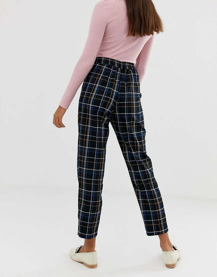 Брюки в крупную клетку женские. Брюки в черно-белую клетку. Штаны в клетку женские. Штаны в клетку женские черные. Штаны в клетку женские черные.