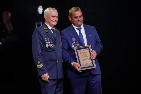 Торжественным форум